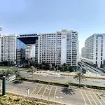 Golden Mile 1 - Contemporary One Bedroom