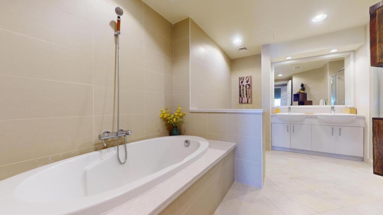 Golden Mile 1 - Contemporary One Bedroom Apartment