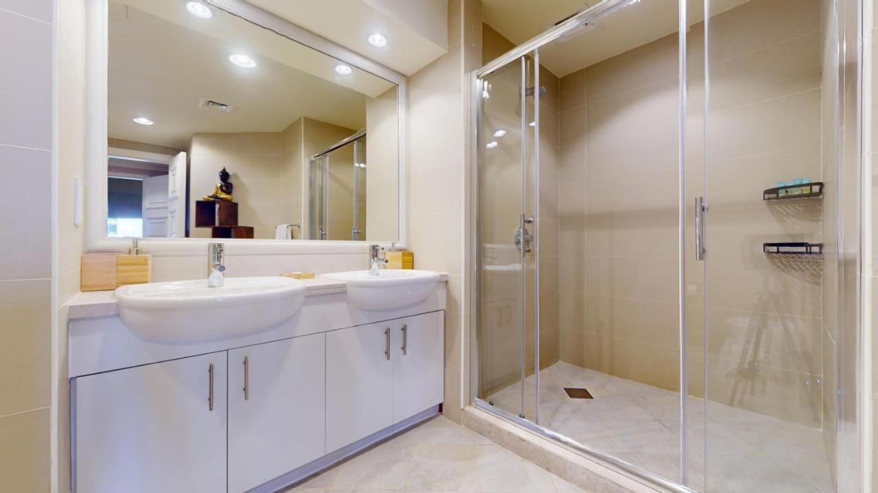 Golden Mile 1 - Contemporary One Bedroom Apartment *